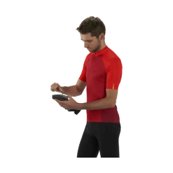 MAILLOT MAVIC COSMIC JERSEY ROUGE -Promos Vélo Magasin maillot mavic cosmic jersey rouge 4